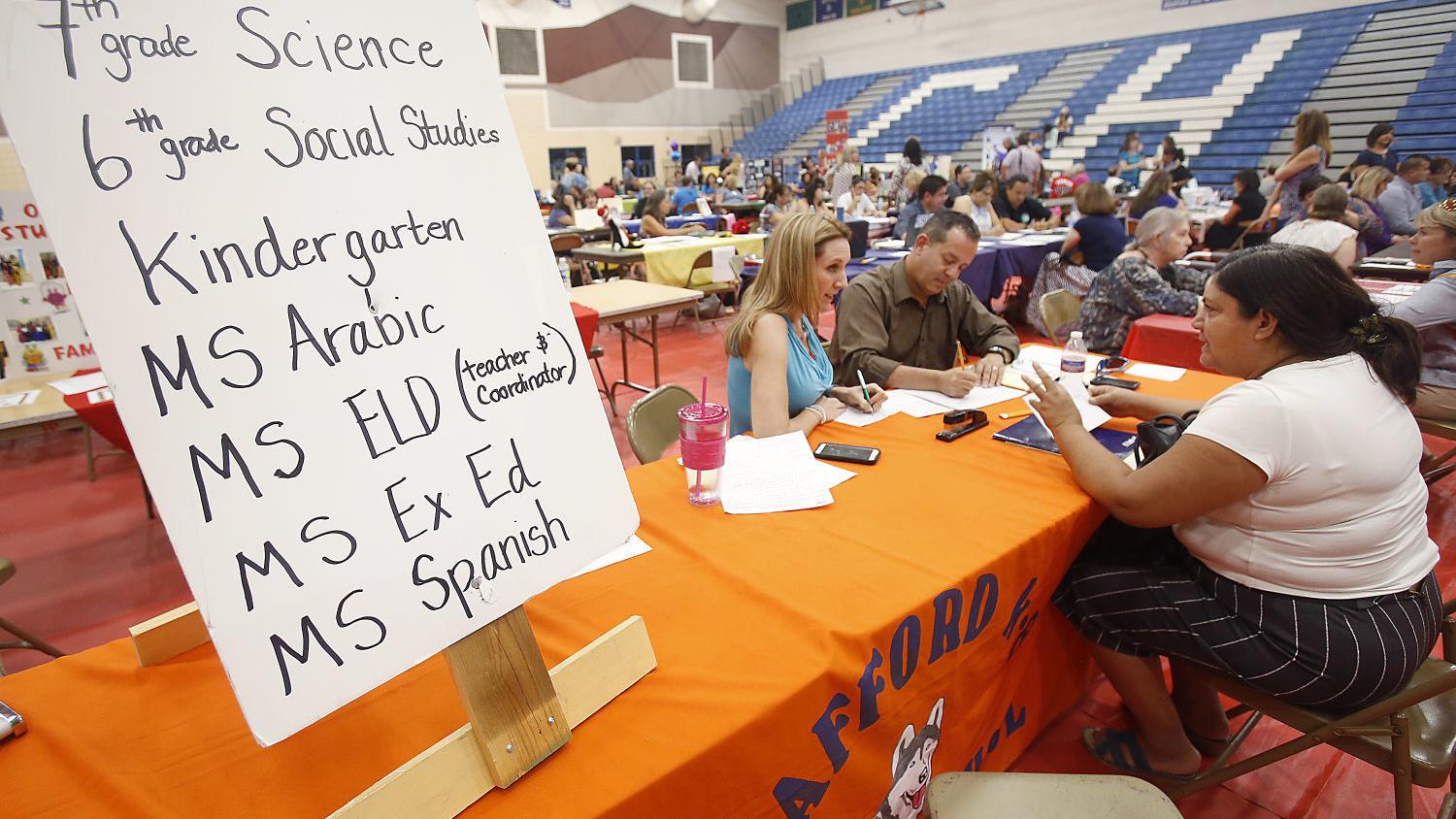 Survey: More than 1,500 teaching jobs still vacant in Arizona